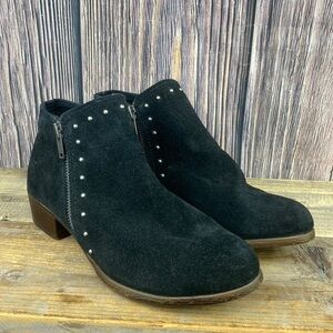 Minnietonka Black Suede Ankle Booties- Size 8